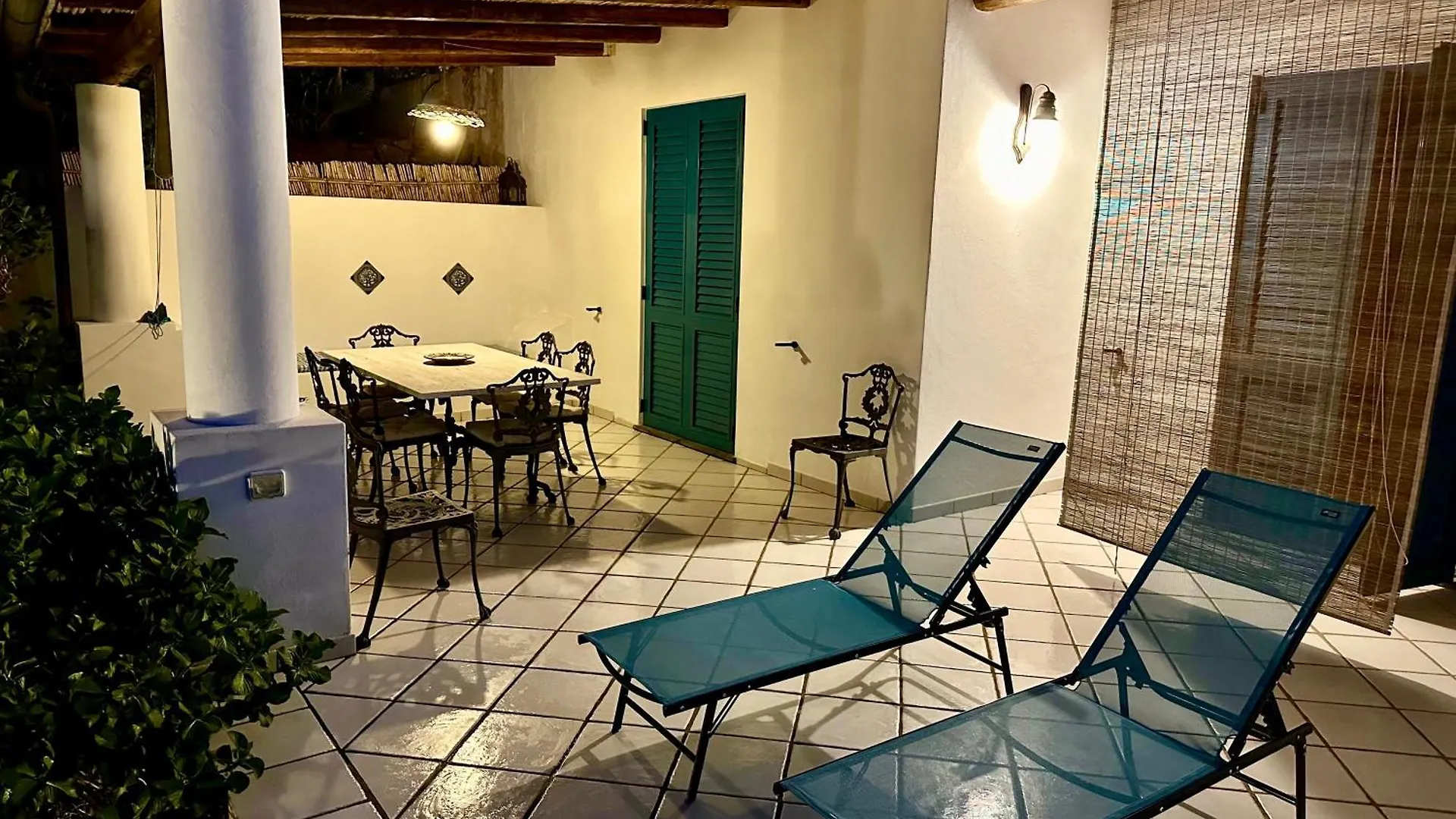 Villa 'A Pisa Città di Lipari 0*,  Italia